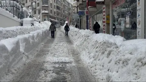 Opady śniegu w tureckim mieście Artvin. Zdjęcie z 27 lutego 2025 roku