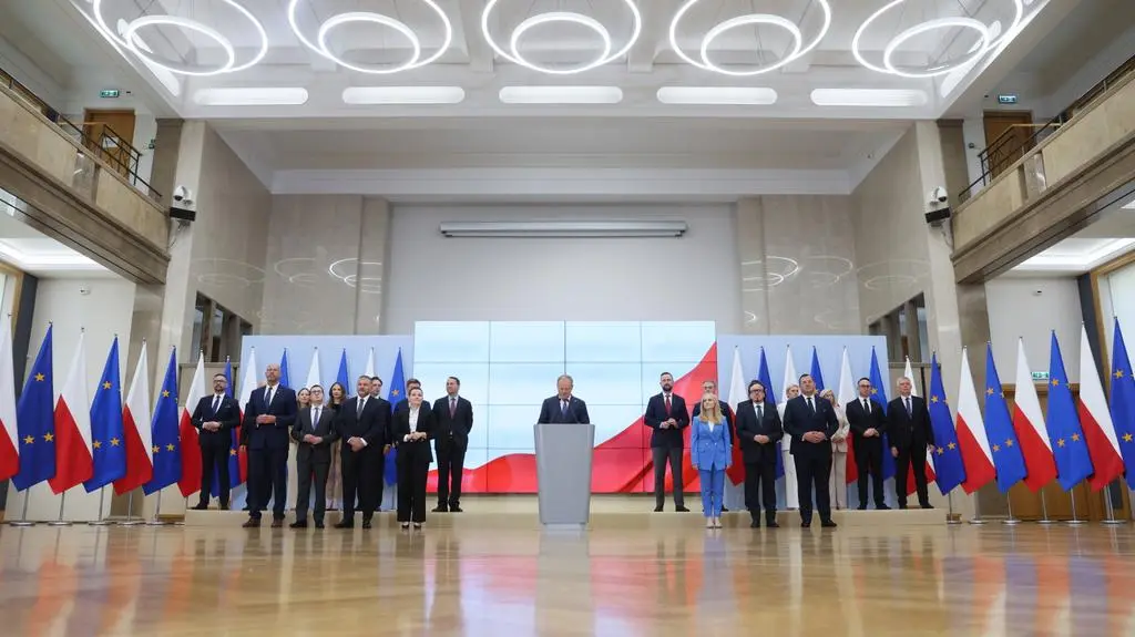 tusk rekonstrukcja