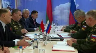 Siergiej Szojgu w czasie rozmów w Mińsku  