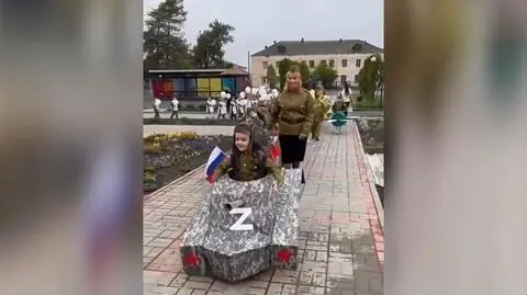 "Od najmłodszego nauka nienawidzenia wroga". Tak indoktrynują dzieci w Rosji 
