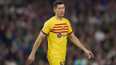 Lewandowski krytykowany w mediach. Trener tłumaczy szybką zmianę