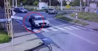 19-latek wjechał segwayem na pasy i zderzył się z autem