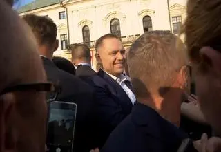 Doniesienia o prostytutkach. Nawrocki nie odpowiada