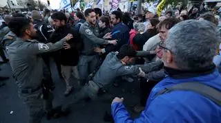 Protesty w Jerozolimie przeciwko wznowieniu walk w Strefie Gazy i polityce premiera Benjamina Netanjahu