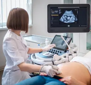 Kliniki in vitro wstrzymują prowadzenie procedur