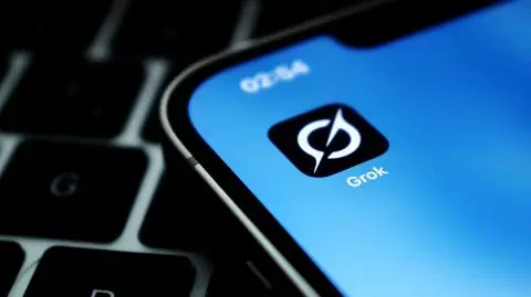 Grok smartfon