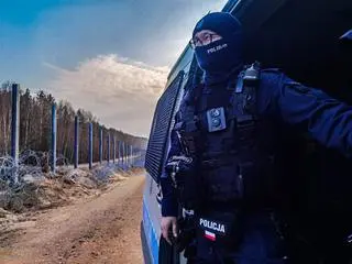Służbę pełnili w głównej mierze policjanci z oddziałów prewencji, ale też kontrterroryści oraz funkcjonariusze pionu ruchu drogowego