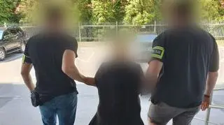 "Zabunkrowani i odcięci od świata" ukrywali się przez trzy lata. Małżeństwo w rękach policji