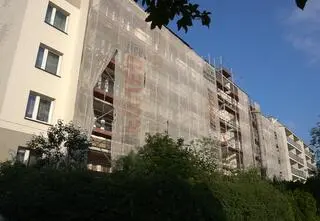 96-latka spadła z balkonu i zmarła w szpitalu. Jest akt oskarżenia