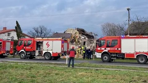 Po wybuchu butli z gazem zawalił się dom. W środku były trzy osoby 