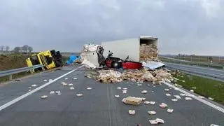 Zderzenie dwóch ciężarówek niedaleko Ełku