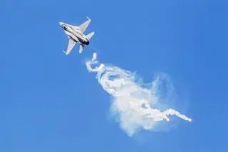 Samolot F-16 Tiger Demo Team Poland podczas pokazu w 2016 roku