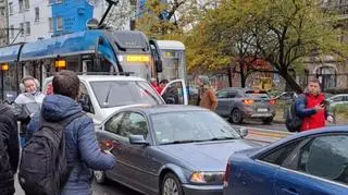 Zderzenie busa z tramwajem we Wrocławiu