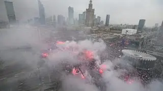 Marsz narodowców przejdzie ulicami Warszawy. Uczestnicy gromadzą się