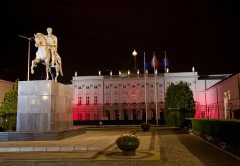 Tak głosowałaby młodzież: Trzaskowski i Nawrocki bez szans na drugą turę