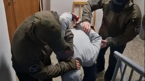 Ukrywał się prawie 12 lat, był poszukiwany 30 listami gończymi. "Chyba poczuł ulgę, że to już"