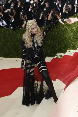 Madonna w projekcie Givenchy (2016)