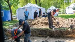 Ekshumacje szczątków polskich żołnierzy w Lwowie-Zboiskach