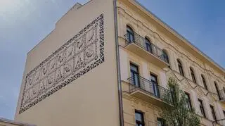 Chodzi o trzy zabytkowe kamienice przy ul. Rewolucji 1905 r., których remont - jak początkowo planowano - miał zakończyć się w 2021 roku