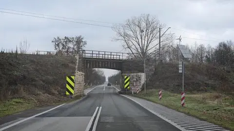 Wiadukt kolejowy nad Drogą Krajową 14 w miejscowości Krępa