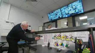 Ochrona dokładnie wie, w którym gabinecie potrzebna jest pomoc