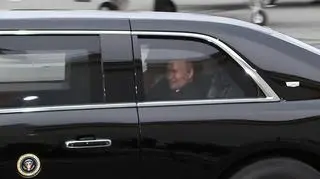 Donald Trump i Władimir Putin w limuzynie