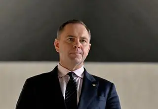 "Gdzie jest pan Jerzy? Wziął i zniknął". Pytania o lokatora drugiego mieszkania Nawrockiego