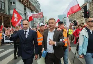Ramię w ramię z PiS. "Na lęku i strachu budują swoją pozycję polityczną"