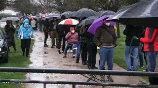 Kolejka chętnych na szczepienie w Gorzowie Wielkopolskim