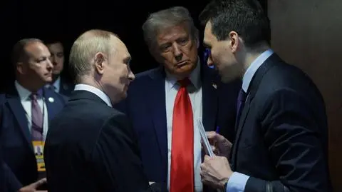 Władimir Putin i Donald Trump przed konferencją prasową