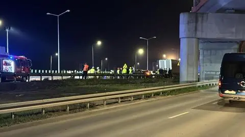 Zderzenie kilku aut na krajowej "jedynce"