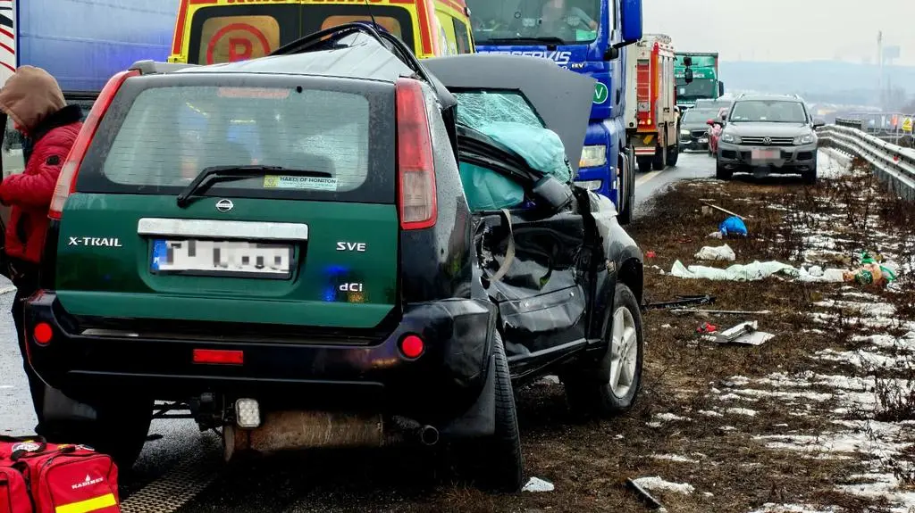 Karambol na drodze ekspresowej. Jedna osoba nie żyje, cztery ranne