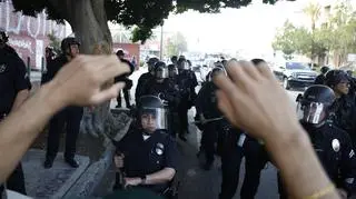 Protesty w Los Angeles. Burmistrz miasta wprowadziła godzinę policyjną 