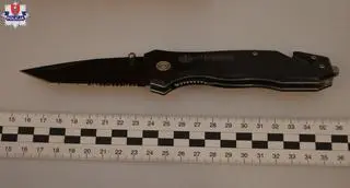 Policja zabezpieczyła nóż