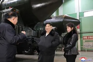 Kim Dzong-un i Kim Ju-ae