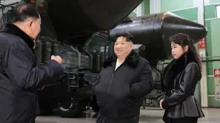Kim Dzong-un i Kim Dzu-ae