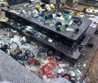Mężczyzna zniszczył znicze i wiązanki na nagrobkach na cmentarzu w Józefowie 