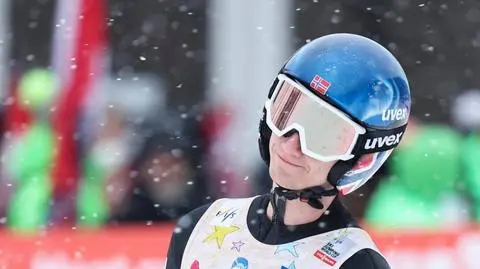 Dwie wygrane, dwie dyskwalifikacje. Niesamowity weekend norweskiego skoczka