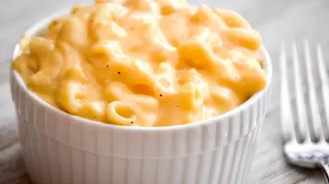 Danie miało być gotowe w 3,5 minuty, kobieta twierdzi, że nie było. Pozwała producenta