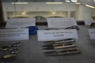 Nożyczki do obcinania guzików