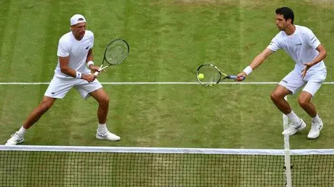 Szybko i w dobrym stylu. Kubot w 3. rundzie debla