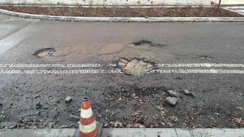 Mają dosyć dziur i korków, postawią billboardy przy ulicach wjazdowych do miasta. "Może zawstydzą"