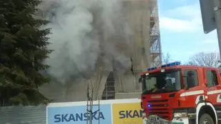 Na miejscu jest bardzo duze zadymienie