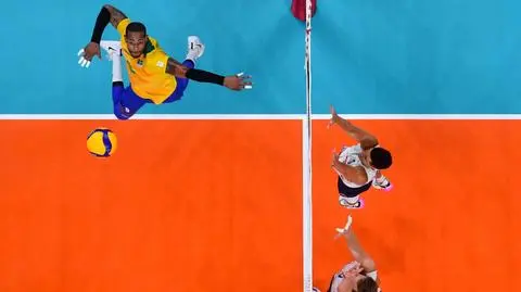 Szalony set w starciu siatkarskich gigantów. Klaruje się sytuacja w drugiej grupie