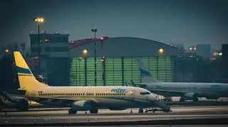 Samolot linii Enter Air na lotnisku Chopina
