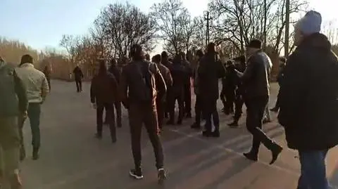 Bez broni zawrócili rosyjskie czołgi. "Chwała Ukrainie"