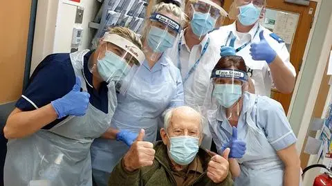 "To jest Keith, ma 101 lat". Najstarsi Brytyjczycy, którzy wygrali walkę z wirusem