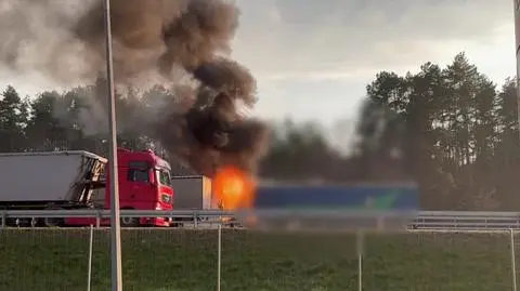 Pożar samochodu ciężarowego na trasie S17