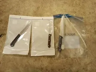 Rzucił w mężczyznę trzema nożami