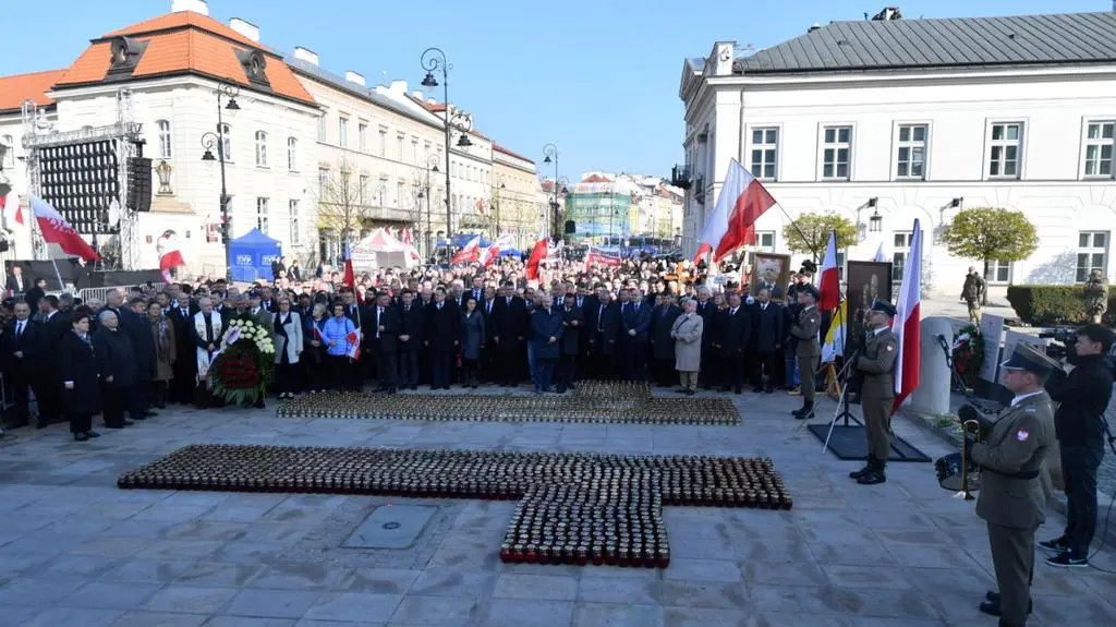 Sikorski: demaskowanie kłamstw smoleńskich jest istotne